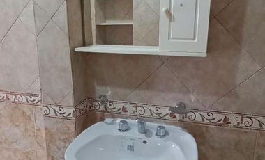 HERMOSO DEPARTAMENTO DE 2 AMPLIOS AMBIENTES AL FRENTE EN DÚPLEX - SANJUSTO CENTRO