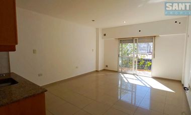 HERMOSO DEPARTAMENTO DE 2 AMPLIOS AMBIENTES AL FRENTE EN DÚPLEX - SANJUSTO CENTRO