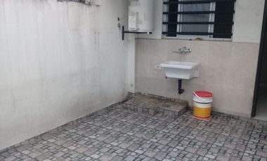 ALQUILER - TRIPLEX 3AMB - MORON