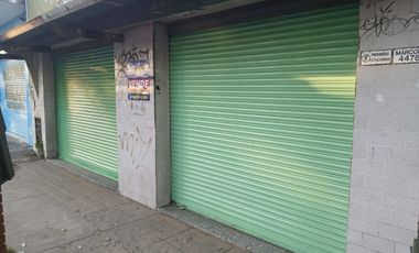 VIVIENDA MULTIFAMILIAR CON LOCALES