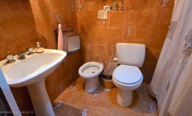Casa Venta 4 Ambientes con Garaje (Oportunidad)