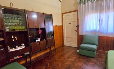Casa Venta 4 Ambientes con Garaje (Oportunidad)