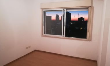 EXCELENTE DEPARTAMENTO DE 2 AMB TIGRE . SARMIENTO 565