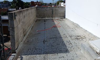 Dto.2 amb . Planta alta al frente