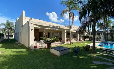 VENTA CASA LA MARTINA LUJAN SIN EXPENSA