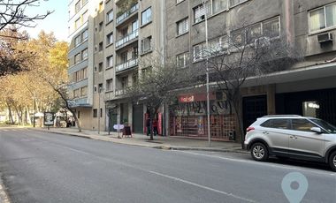 Local Comercial en Arriendo en Monjitas / Barrio Lastarria, Parque Forestal
