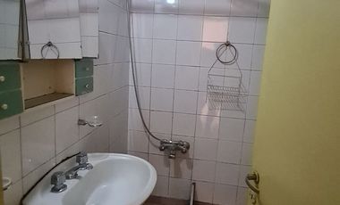 DEPARTAMENTO TIPO CASA PLANTA BAJA DOS AMBIENTES INTERNO CON JARDIN  SIN EXPENSAS.