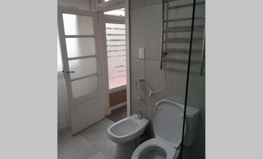 RECICLADO, EXCELENTE - PH en PB en Venta en Caballito 3 ambientes (1 dormitorio) 67 m2 + patio y terraza propios - Av Juan B. Alberdi 1200
