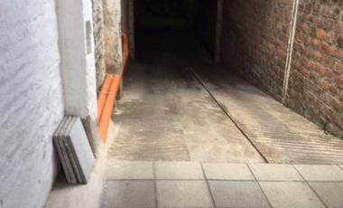 COCHERA CUBIERTA EN BANFIELD.