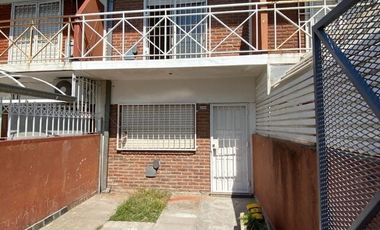 Venta Tablada Duplex al frente 3 ambientes con cochera y patio