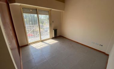 Venta Tablada Duplex al frente 3 ambientes con cochera y patio