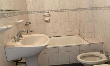 Venta Tablada Duplex al frente 3 ambientes con cochera y patio