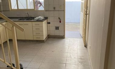 Venta Tablada Duplex al frente 3 ambientes con cochera y patio