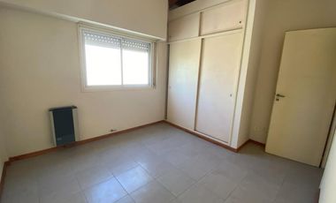 Venta Tablada Duplex al frente 3 ambientes con cochera y patio