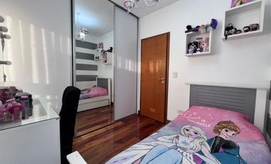 EXCELENTE DEPTO 4 AMB DOBLE COCHERA QUILMES CENTRO