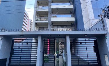 EXCELENTE DEPTO 4 AMB DOBLE COCHERA QUILMES CENTRO