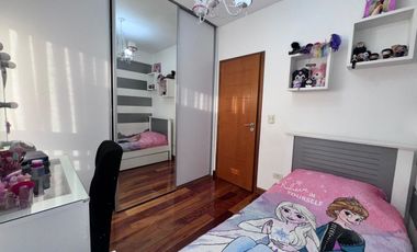 EXCELENTE DEPTO 4 AMB DOBLE COCHERA QUILMES CENTRO