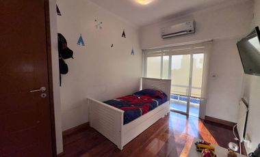 EXCELENTE DEPTO 4 AMB DOBLE COCHERA QUILMES CENTRO