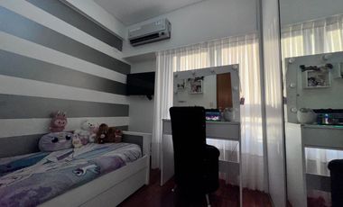 EXCELENTE DEPTO 4 AMB DOBLE COCHERA QUILMES CENTRO