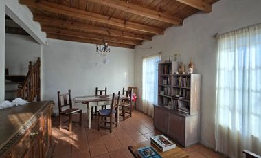 Vivienda Multifamiliar, Chalet, Casa En Dos Plantas, Patio, Lavadero,Excelente Estado, Buena Ubicacion