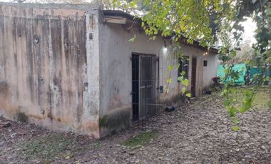EXCELENTE PROPIEDAD CASA DE TRES AMBIENTES MAS DEPARTAMENTO DE DOSAMBENTES MEDIDAS DEL TERRENO 10 X 38