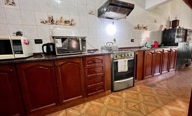 VENTA CASA 3 AMBIENTES MORON PERMUTA