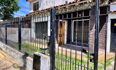 VENTA CASA 3 AMBIENTES MORON PERMUTA