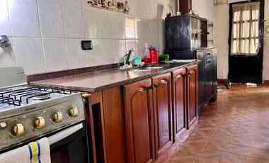 VENTA CASA 3 AMBIENTES MORON PERMUTA