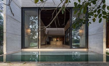 Casa de tres habitaciones en Country Club de Yucatán con vista al campo de golf