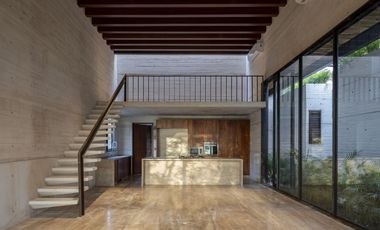 Casa de tres habitaciones en Country Club de Yucatán con vista al campo de golf