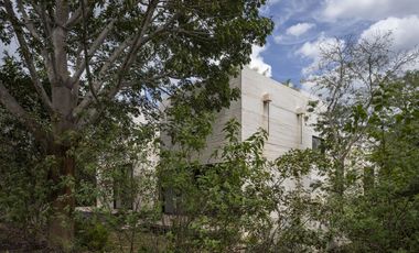 Casa de tres habitaciones en Country Club de Yucatán con vista al campo de golf