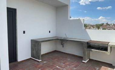 Casa nueva en venta en Loma Dorada (Rentada)
