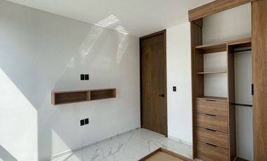 Casa nueva en venta en Loma Dorada (Rentada)