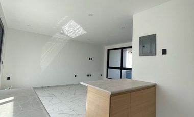 Casa nueva en venta en Loma Dorada (Rentada)