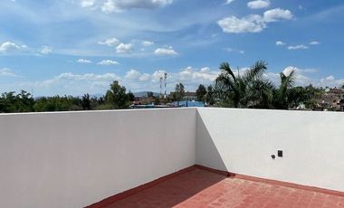 Casa nueva en venta en Loma Dorada (Rentada)