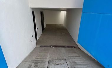 Casa nueva en venta en Loma Dorada (Rentada)