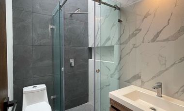 Casa nueva en venta en Loma Dorada (Rentada)