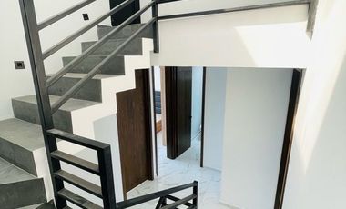 Casa nueva en venta en Loma Dorada (Rentada)