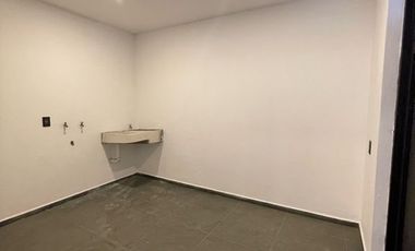 Casa nueva en venta en Loma Dorada (Rentada)