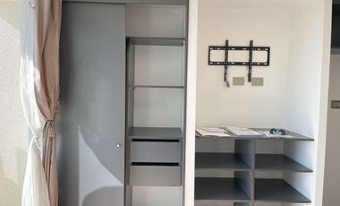 Confortable Studio, Vista despejada, Buena conectividad.