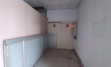 Oportunidad de Inversión: Local comercial a pasos del metro