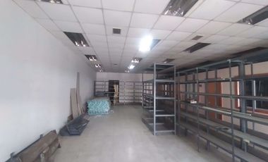 Oportunidad de Inversión: Local comercial a pasos del metro