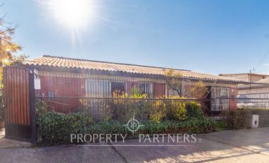 Oportunidad - Se vende casa muy cerca del metro Trinidad. Esquina Avenida Trinidad / Perú