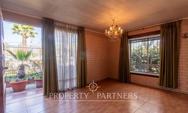 Oportunidad - Se vende casa muy cerca del metro Trinidad. Esquina Avenida Trinidad / Perú