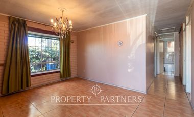 Oportunidad - Se vende casa muy cerca del metro Trinidad. Esquina Avenida Trinidad / Perú