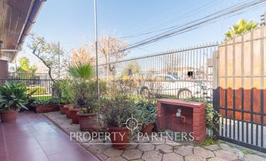 Oportunidad - Se vende casa muy cerca del metro Trinidad. Esquina Avenida Trinidad / Perú