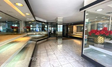 Amplio local comercial en el centro de Temuco.