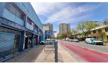 SE VENDE LOCAL COMERCIAL (FERRETERIA)
