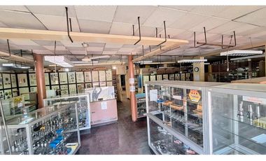 SE VENDE LOCAL COMERCIAL (FERRETERIA)