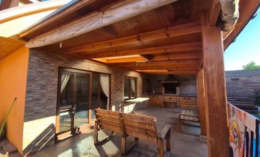 Casa en Arriendo en Alto Lo Castillo, Machalí